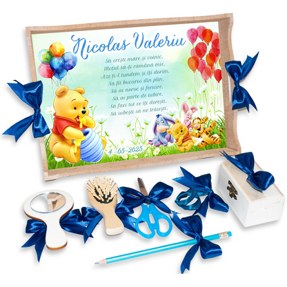 Tava pentru Mot Personalizata pentru baieti, Model Winnie The Pooh, Culoare Natur, Funde Albastre