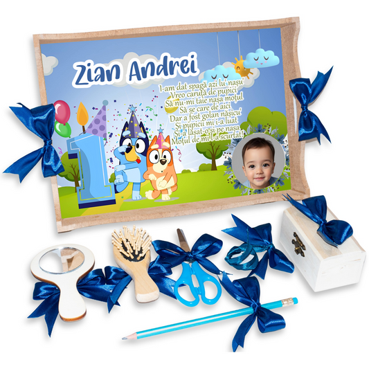 Tava pentru Mot Personalizata pentru baieti, Model Bluey si Bingo, Culoare Natur, Funde Albastre