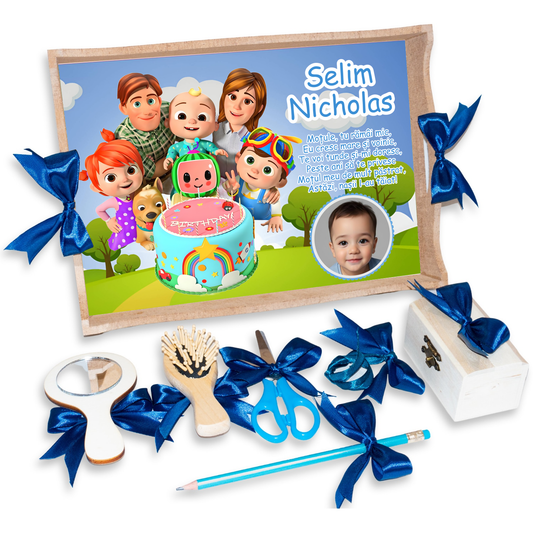 Tava pentru Mot Personalizata pentru baieti, Model Cocomelon, Culoare Natur, Funde Albastre